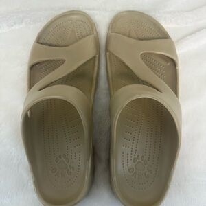 Dawgs Women's Beige Slide Sandals size 10